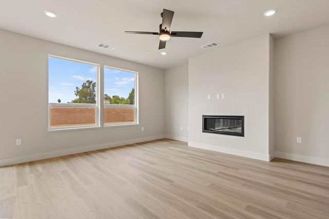 1898 Kenneth Way, Yuba City, CA 95993