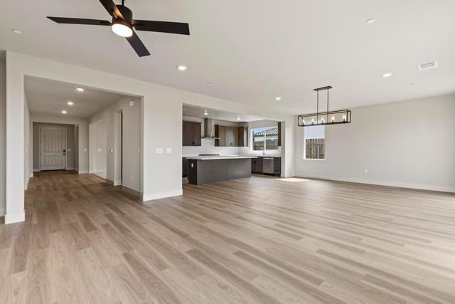 1898 Kenneth Way, Yuba City, CA 95993