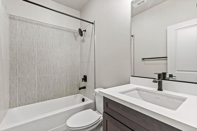 1898 Kenneth Way, Yuba City, CA 95993