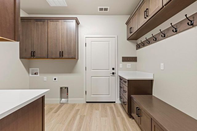 1898 Kenneth Way, Yuba City, CA 95993