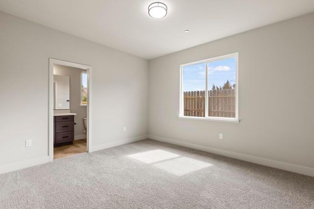 1898 Kenneth Way, Yuba City, CA 95993