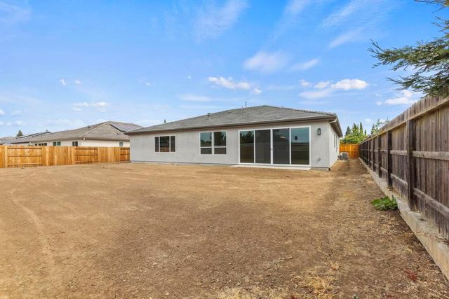 1898 Kenneth Way, Yuba City, CA 95993