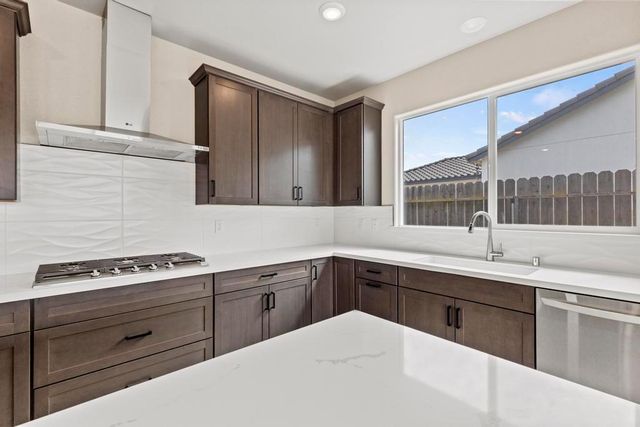 1898 Kenneth Way, Yuba City, CA 95993