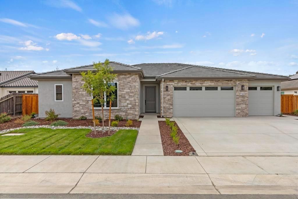 1898 Kenneth Way, Yuba City, CA 95993