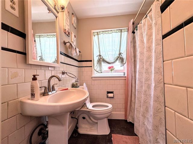 2163 North Avenue, Niagara Falls, NY 14305