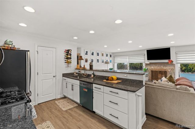 35259 Hatherly Place, Sterling Heights, MI 48310