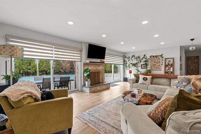 35259 Hatherly Place, Sterling Heights, MI 48310