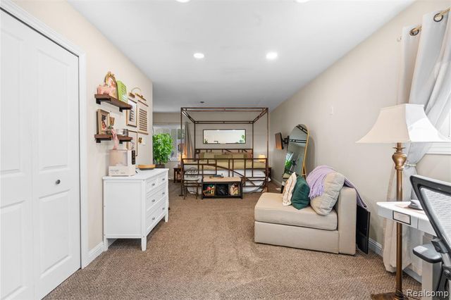 35259 Hatherly Place, Sterling Heights, MI 48310