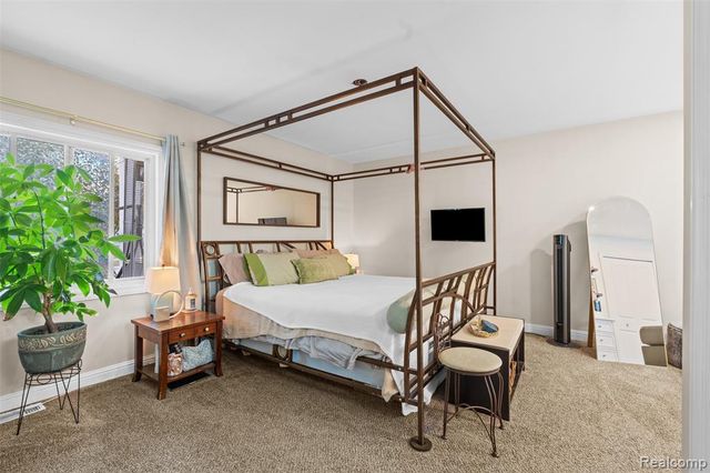 35259 Hatherly Place, Sterling Heights, MI 48310