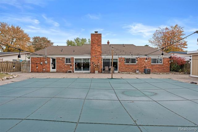 35259 Hatherly Place, Sterling Heights, MI 48310