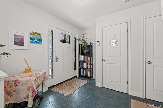 35259 Hatherly Place, Sterling Heights, MI 48310