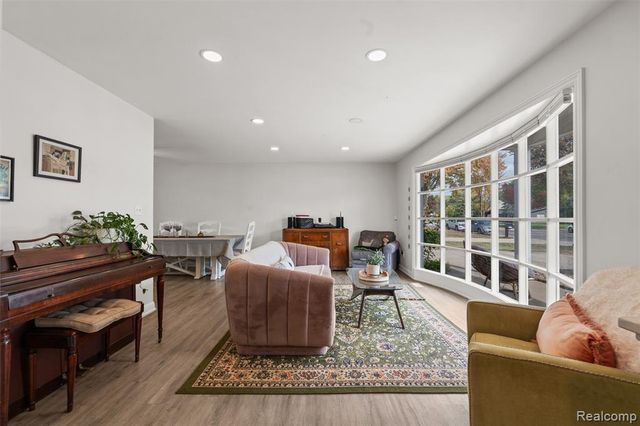 35259 Hatherly Place, Sterling Heights, MI 48310