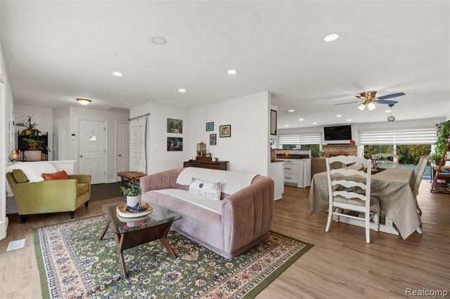 35259 Hatherly Place, Sterling Heights, MI 48310