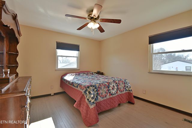 729 Owl Hollow Rd, Knoxville, TN 37923