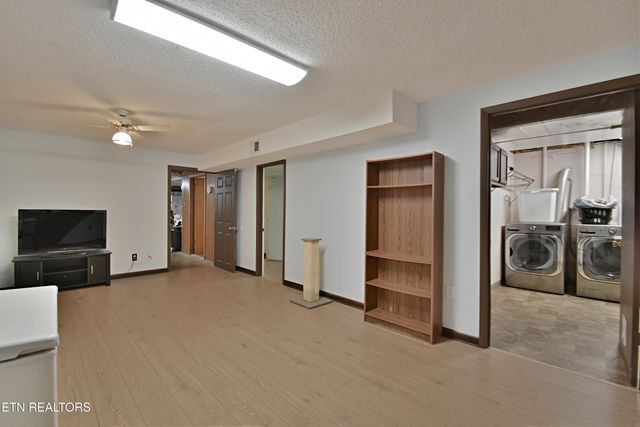 729 Owl Hollow Rd, Knoxville, TN 37923