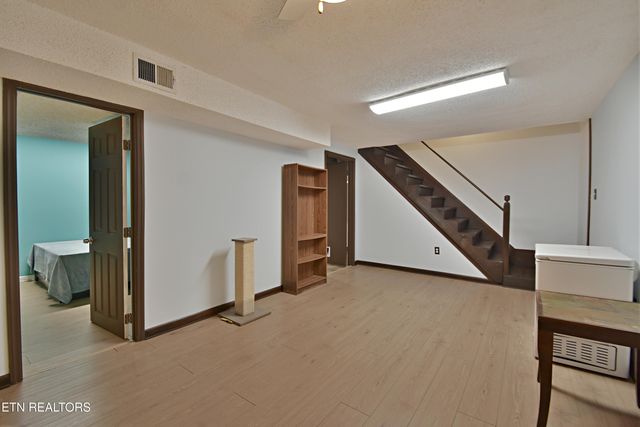 729 Owl Hollow Rd, Knoxville, TN 37923