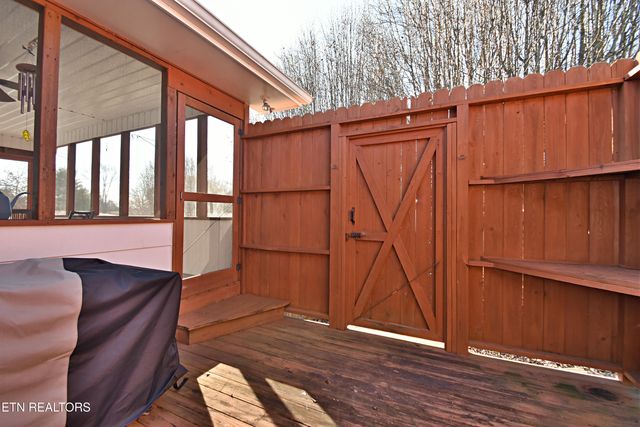 729 Owl Hollow Rd, Knoxville, TN 37923