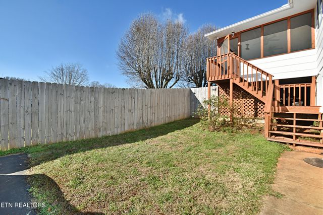 729 Owl Hollow Rd, Knoxville, TN 37923