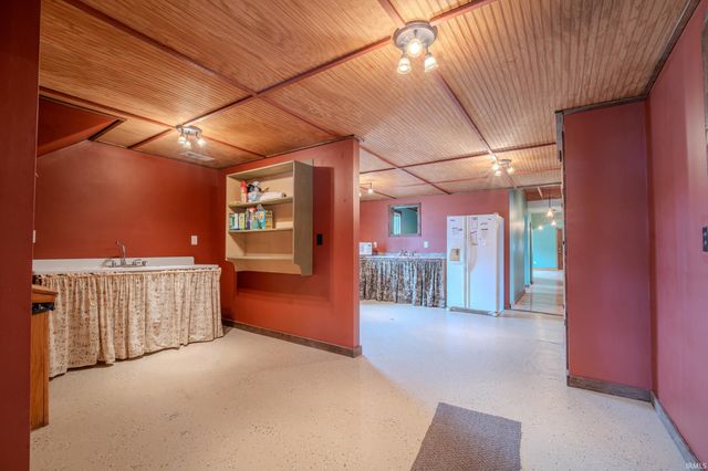 8605 W ST RD 26, Rossville, IN 46065