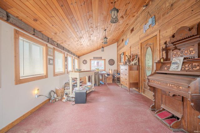 8605 W ST RD 26, Rossville, IN 46065