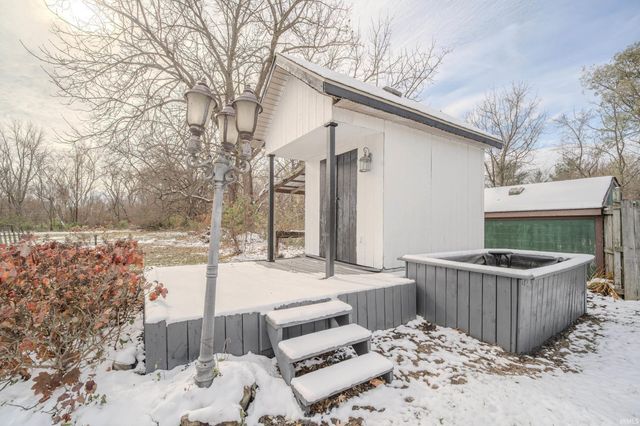 8605 W ST RD 26, Rossville, IN 46065