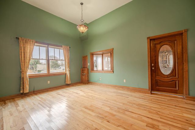 8605 W ST RD 26, Rossville, IN 46065