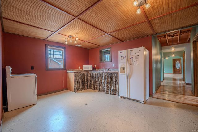 8605 W ST RD 26, Rossville, IN 46065