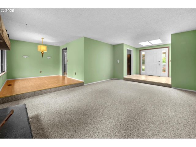 7245 Sw LESLIE St, Portland, OR 97223