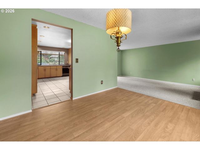 7245 Sw LESLIE St, Portland, OR 97223