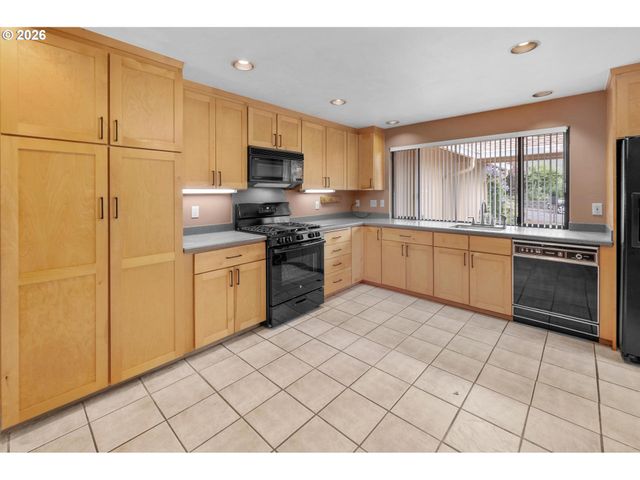 7245 Sw LESLIE St, Portland, OR 97223