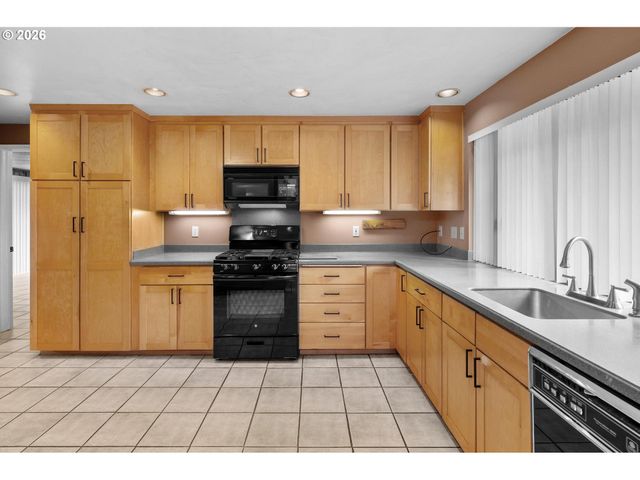 7245 Sw LESLIE St, Portland, OR 97223