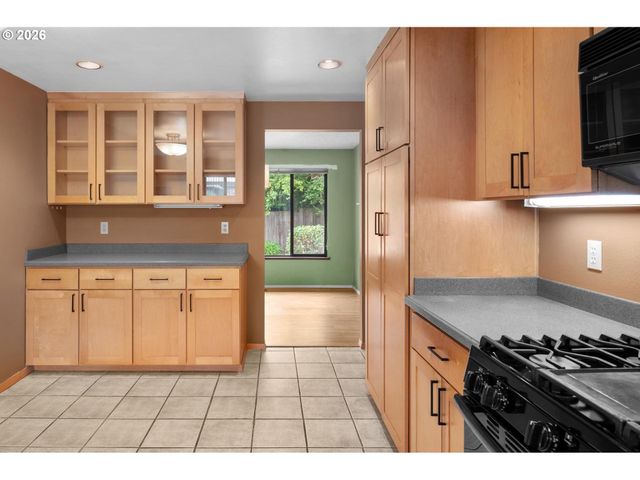 7245 Sw LESLIE St, Portland, OR 97223