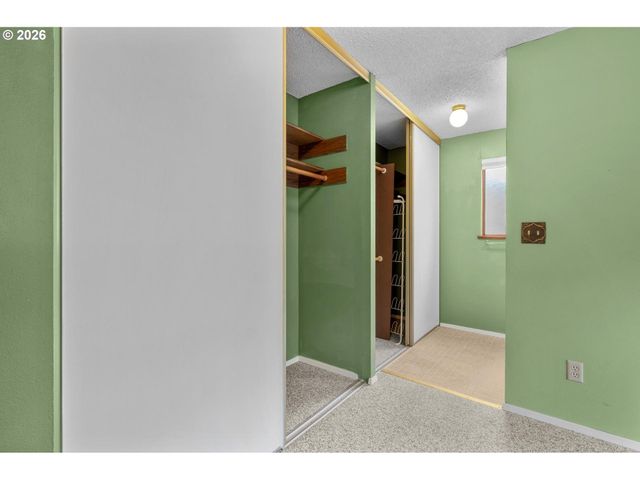 7245 Sw LESLIE St, Portland, OR 97223