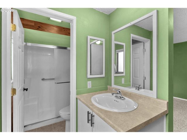 7245 Sw LESLIE St, Portland, OR 97223
