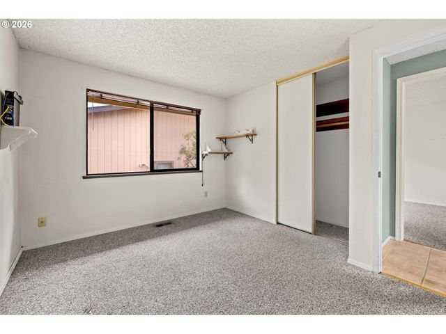 7245 Sw LESLIE St, Portland, OR 97223