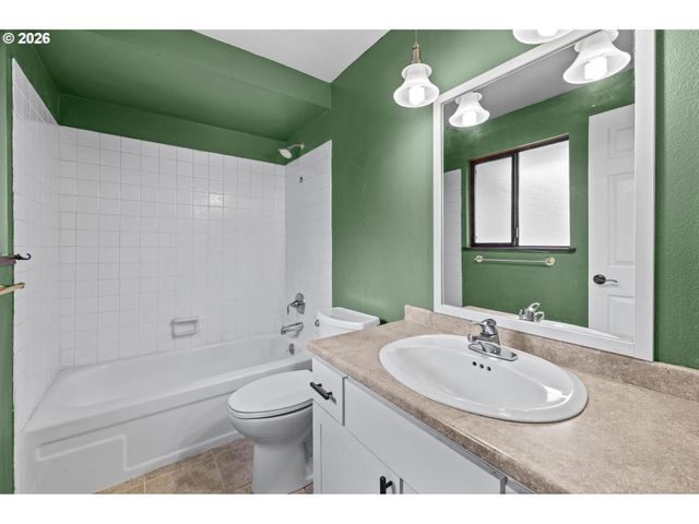 7245 Sw LESLIE St, Portland, OR 97223