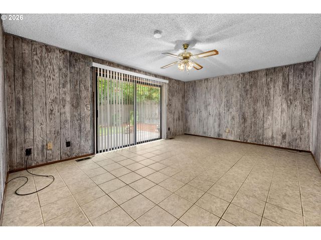 7245 Sw LESLIE St, Portland, OR 97223