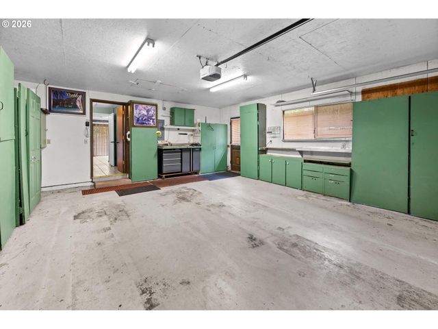 7245 Sw LESLIE St, Portland, OR 97223