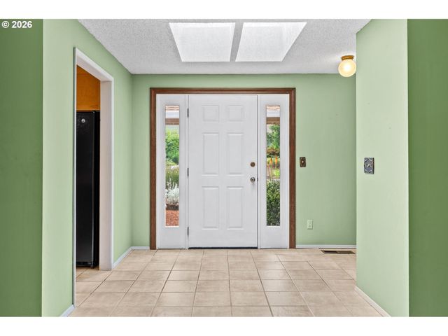 7245 Sw LESLIE St, Portland, OR 97223
