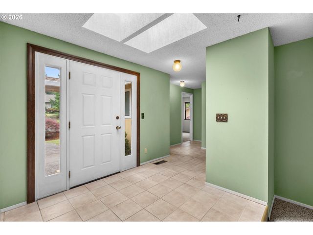 7245 Sw LESLIE St, Portland, OR 97223