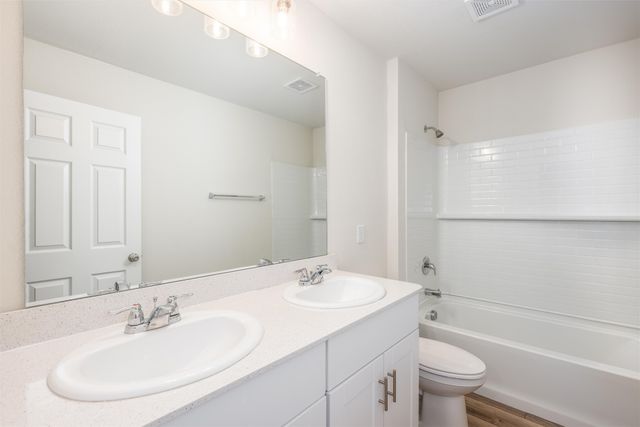 321 Glenwick Lane, Van Alstyne, TX 75495