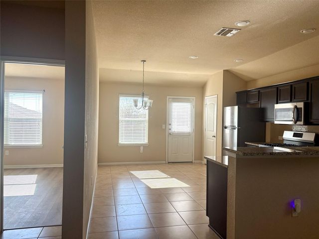 2011 Langdale LN, Austin, TX 78754