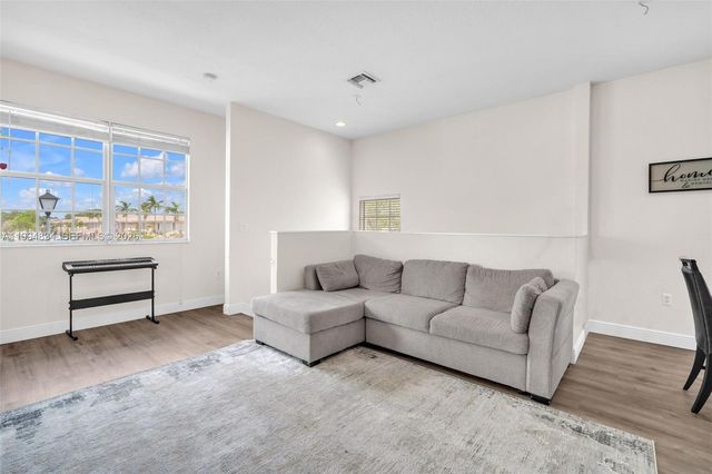 9075 Preston Pl 9075, Tamarac, FL 33321