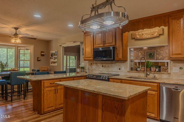 5301 Sky Lane Drive, Durham, NC 27704