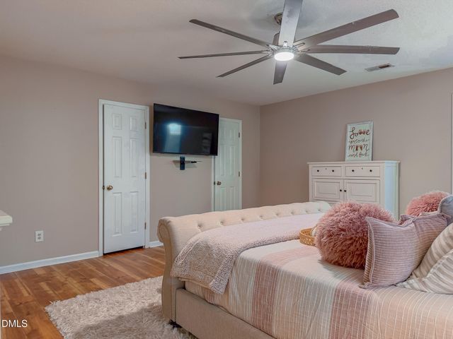 5301 Sky Lane Drive, Durham, NC 27704