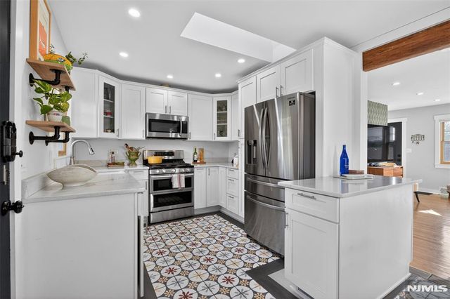 8 West Street, North Arlington, NJ 07031