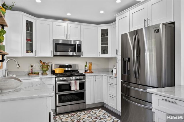 8 West Street, North Arlington, NJ 07031