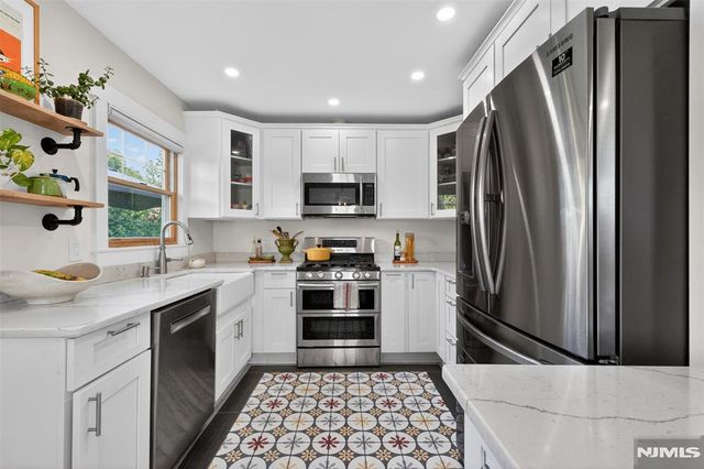 8 West Street, North Arlington, NJ 07031