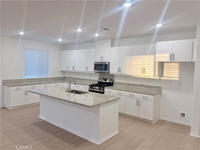 27301 Toro Vista, Menifee, CA 92585