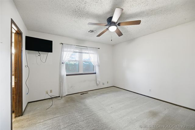 1210 Parkland Avenue, Claremore, OK 74017